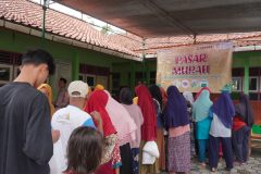 Jumat 7 Maret 2025, Kegiatan Bakti Sosial Pasar Murah Bekerja Sama dengan MI Sidomukti dan Desa Sidomukti, Ambal