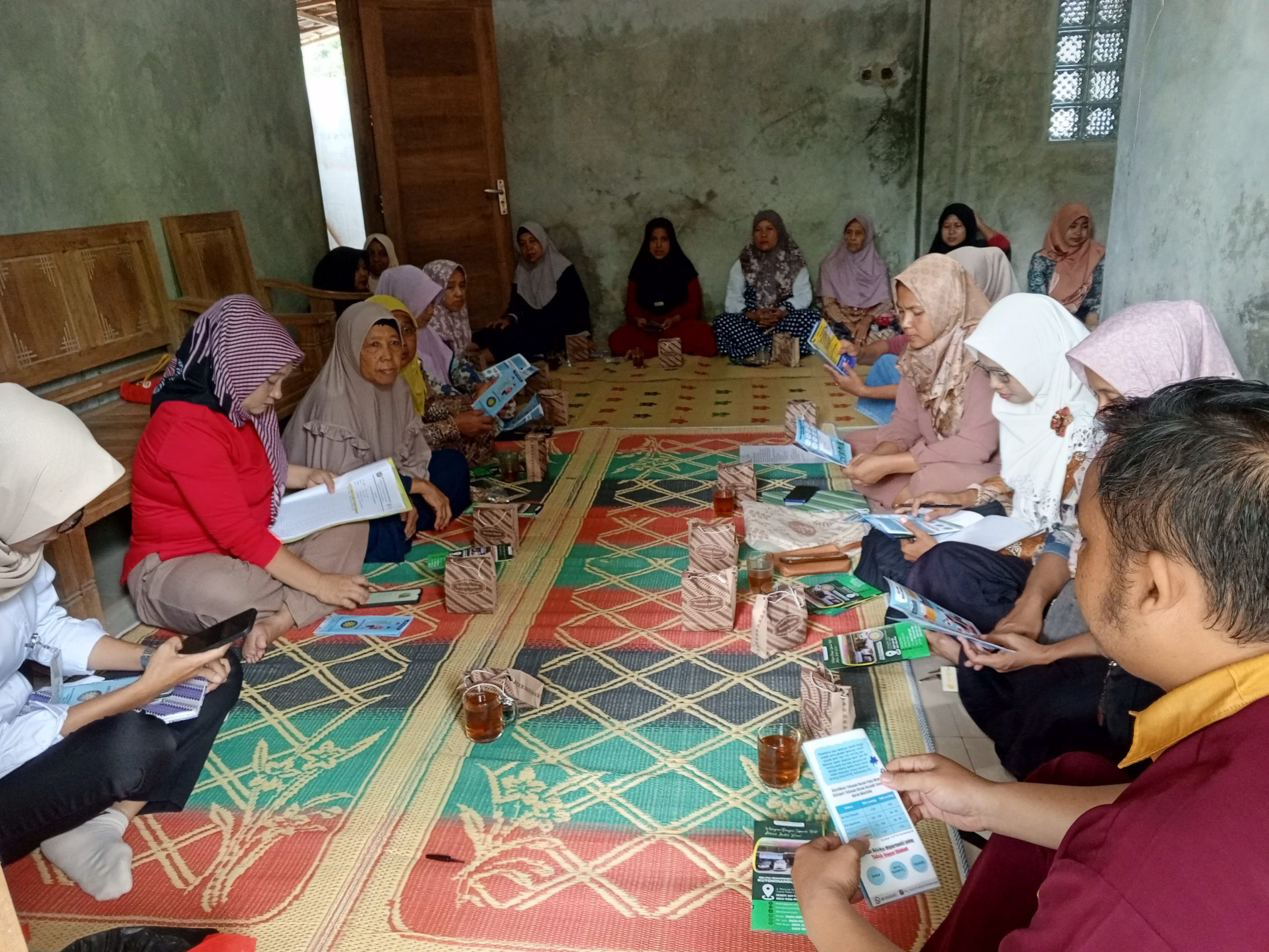Rabu 7 Mei 2025, Sosialisasi Layanan RS dan Edukasi Kesehatan di Pertemuan Rutin PKH di Desa Kenoyojayan, Ambal Rabu 7 Mei 2025, Sosialisasi Layanan RS dan Edukasi Kesehatan di Pertemuan Rutin PKH di Desa Kenoyojayan, Ambal