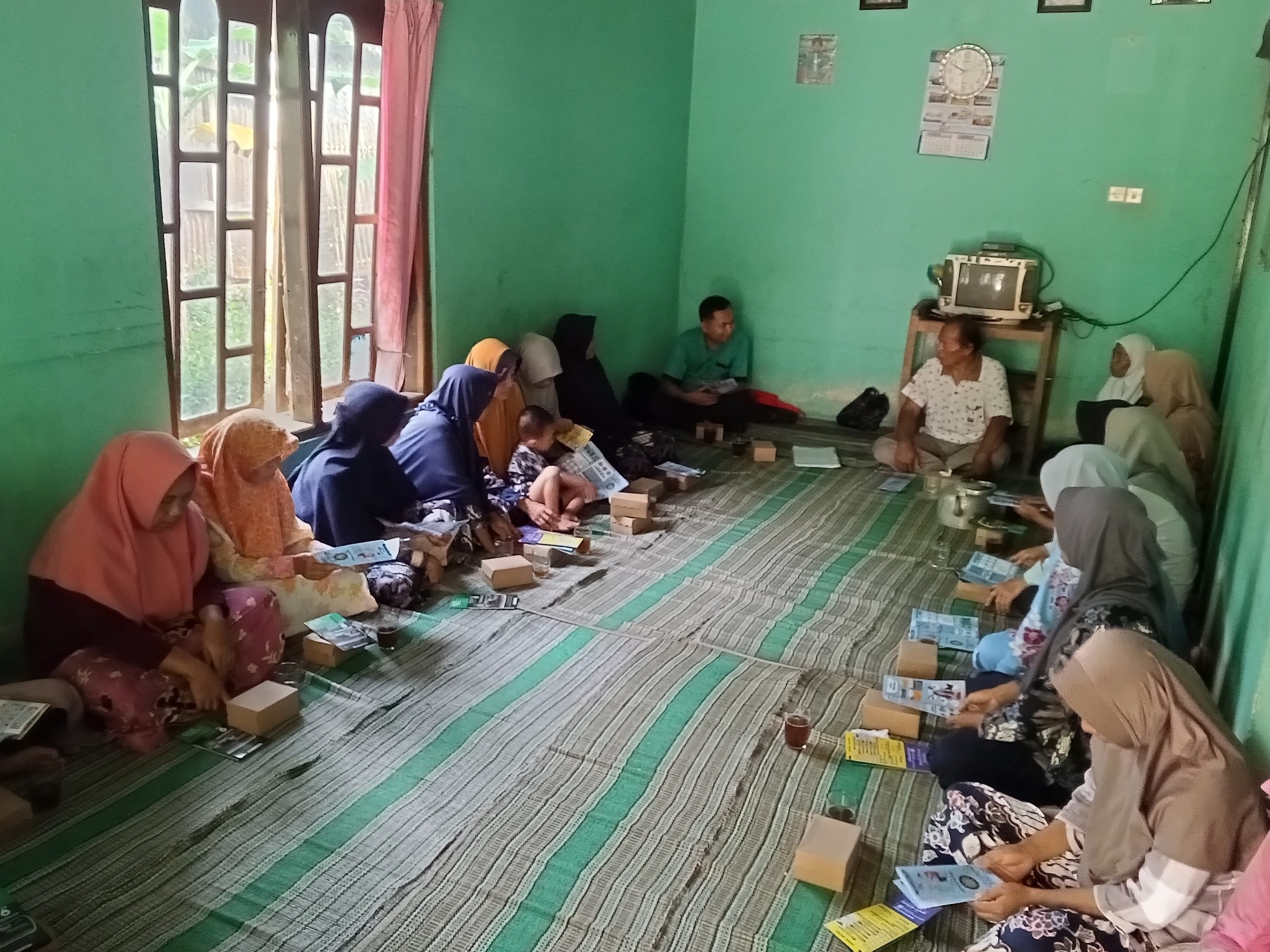 Jumat 9 Mei 2025 , Sosialisasi Layanan RS dan Edukasi Kesehatan di Pertemuan Rutin PKH di Desa Ambarwinangun, Ambal