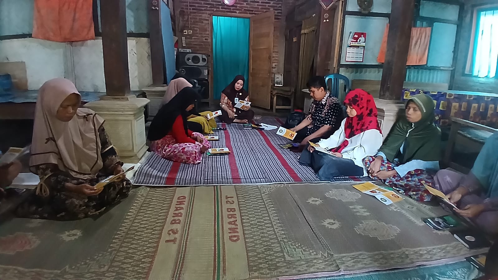 Kamis 12 Juni 2025, Sosialisasi Layanan RS dan Edukasi Kesehatan di Pertemuan Rutin PKH di Desa Pucangan, Ambal Kamis 12 Juni 2025, Sosialisasi Layanan RS dan Edukasi Kesehatan di Pertemuan Rutin PKH di Desa Pucangan, Ambal