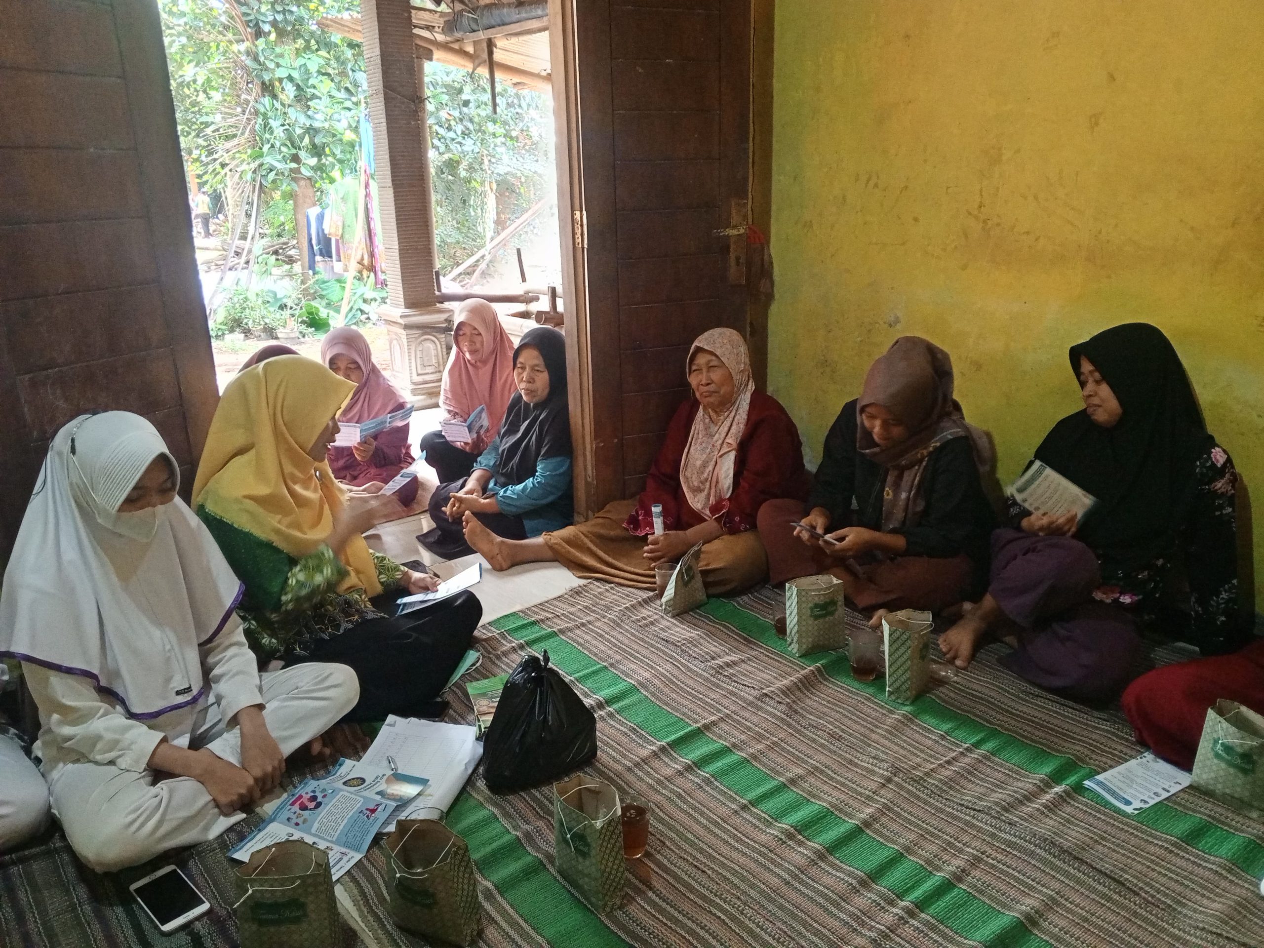 Rabu 9 Juli 2025, Sosialisasi Layanan RSU PKU Muhammadiyah Kutowinangun dan Edukasi Kesehatan di Pertemuan Rutin PKH di Desa Benerkulon,Ambal Rabu 9 Juli 2025, Sosialisasi Layanan RSU PKU Muhammadiyah Kutowinangun dan Edukasi Kesehatan di Pertemuan Rutin PKH di Desa Benerkulon,Ambal